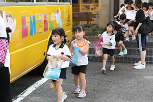 スイミングクラブへ行きました　ばら・すみれ