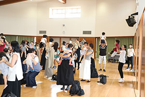 リトルエンゼル 「1歳児の親子の集い」ケロポンズコンサート