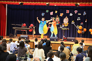 リトルエンゼル 「1歳児の親子の集い」ケロポンズコンサート