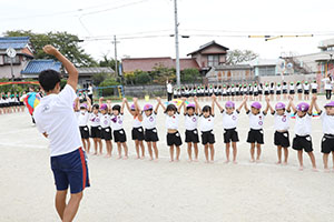 運動会の活動　組体操・バルーン　年長組