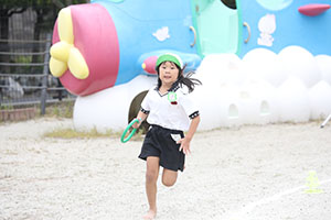 運動会　リレー活動頑張っています　年長組　NO．2
