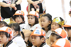 9月生まれのお誕生会　ー絵本の読み聞かせー　年少