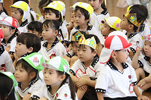 9月生まれのお誕生会　ー絵本の読み聞かせー　年少