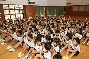 9月生まれのお誕生会　ー絵本の読み聞かせー　年長