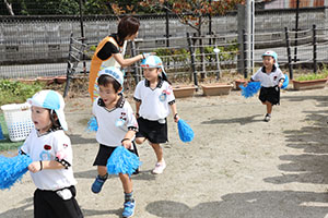 運動会　リズム活動　年少