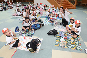 エンゼルドームでお弁当🎵　 　年少