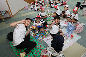 エンゼルドームでお弁当🎵　 　年少