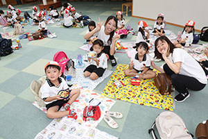 エンゼルドームでお弁当🎵　 　年少