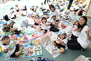 エンゼルドームでお弁当🎵　 　年少