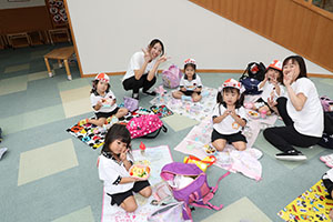 エンゼルドームでお弁当🎵　 　年少