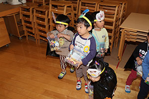 10月生まれのお誕生会　ーキャンディ探しー　2歳児クラス