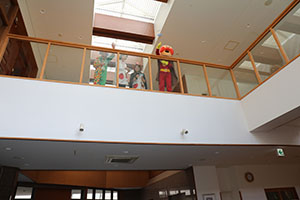 10月生まれのお誕生会　ーキャンディ探しー　2歳児クラス