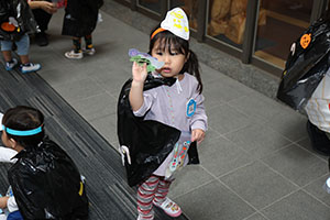 10月生まれのお誕生会　ーキャンディ探しー　2歳児クラス