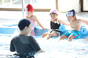 スイミングクラブへ行きました　ひまわり・さくら・たんぽぽ　NO．1