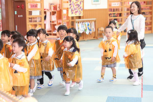 お菓子探し　ハッピーハロウィン🎃　りす・うさぎ