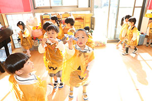 お菓子探し　ハッピーハロウィン🎃　りす・うさぎ