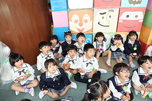 お菓子探し　ハッピーハロウィン🎃　ことり・こあら