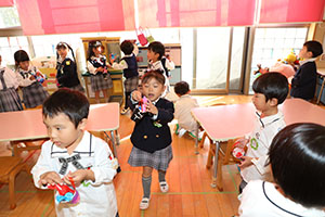 お菓子探し　ハッピーハロウィン🎃　ことり・こあら