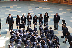 エンゼルドームで記念撮影　年長