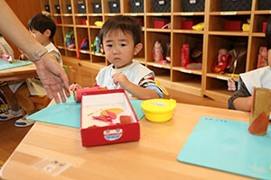 ミノムシの制作　あひる