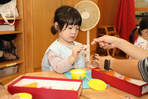 ミノムシの制作　あひる