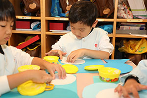 冬の制作　雪だるま　さくら