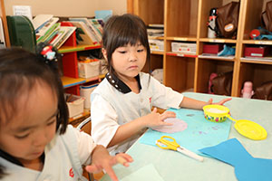 冬の制作　雪だるま　さくら