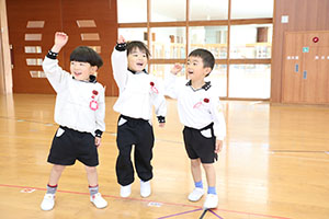 体操教室　ー ボール投げ ー　ばら