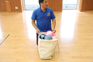 体操教室　ー ボール 投げー　すみれ