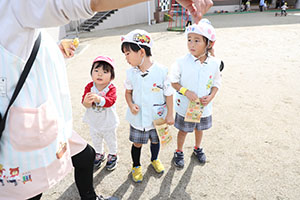 園庭遊び　年中Bチーム・2歳児クラス　NO．2