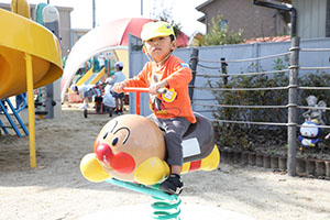 園庭遊び　年中Bチーム・2歳児クラス　NO．2