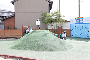 園庭遊び　年中Bチーム・2歳児クラス　NO．2