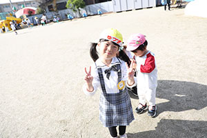 園庭遊び　年中Bチーム・2歳児クラス　NO．2