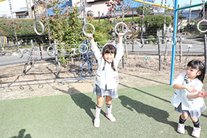 園庭遊び　年中Bチーム・2歳児クラス　NO．2