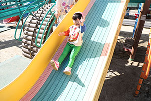 園庭遊び　年中Bチーム・2歳児クラス　NO．1