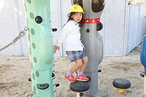 園庭遊び　年中Bチーム・2歳児クラス　NO．1