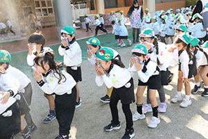 避難訓練　ー消防車がやってきたー　　NO.2