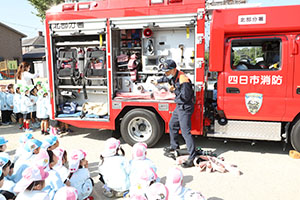 避難訓練　ー消防車がやってきたー　　NO.2