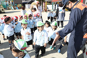 避難訓練　ー消防車がやってきたー　　NO.2