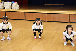 体操教室　ーボール投げー　ひまわり