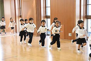 体操教室　ーボール投げー　ひまわり