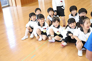 体操教室　ーボール投げー　ひまわり