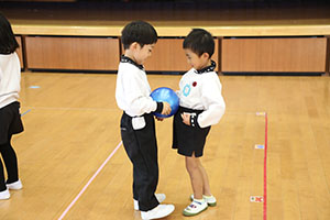 体操教室　ーボール投げー　さくら