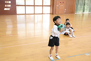 体操教室　ーボール投げー　さくら