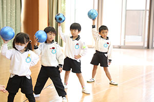 体操教室　ーボール投げー　さくら
