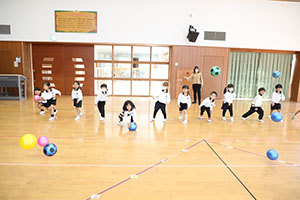 体操教室　ーボール投げー　さくら