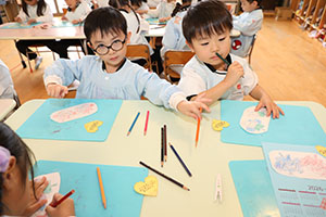 勤労感謝の日の制作　たんぽぽ