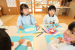 勤労感謝の日の制作　たんぽぽ