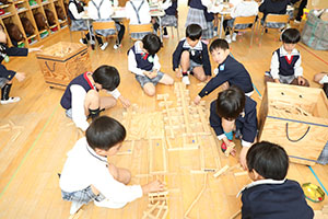 お化け屋敷作り　B