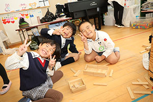 お化け屋敷作り　B